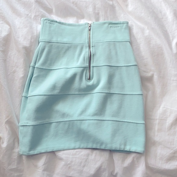 Talula mini pencil skirt (Aritzia) - Picture 2 of 3
